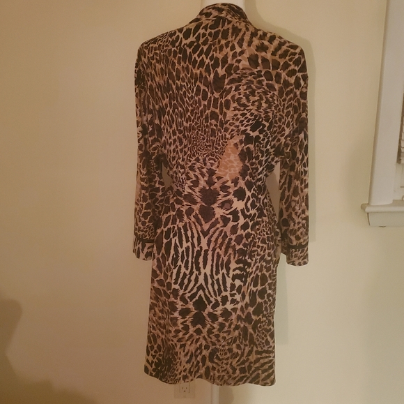 Linea Donatella Leopard Print Robe - Picture 2 of 3